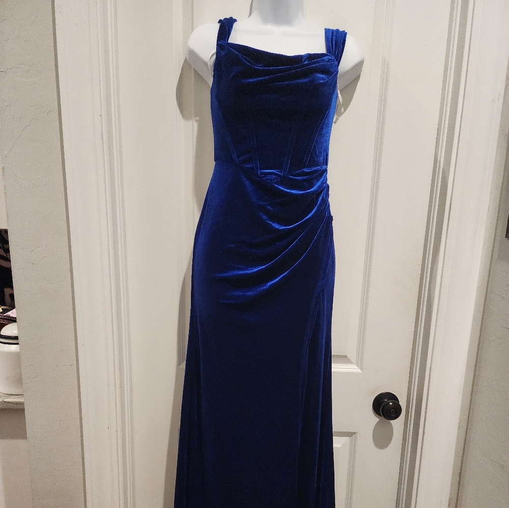 Elegant Blue Velvet Evening Gown